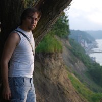 Высоко стою, далеко гляжу Высоко стою, далеко гляжу